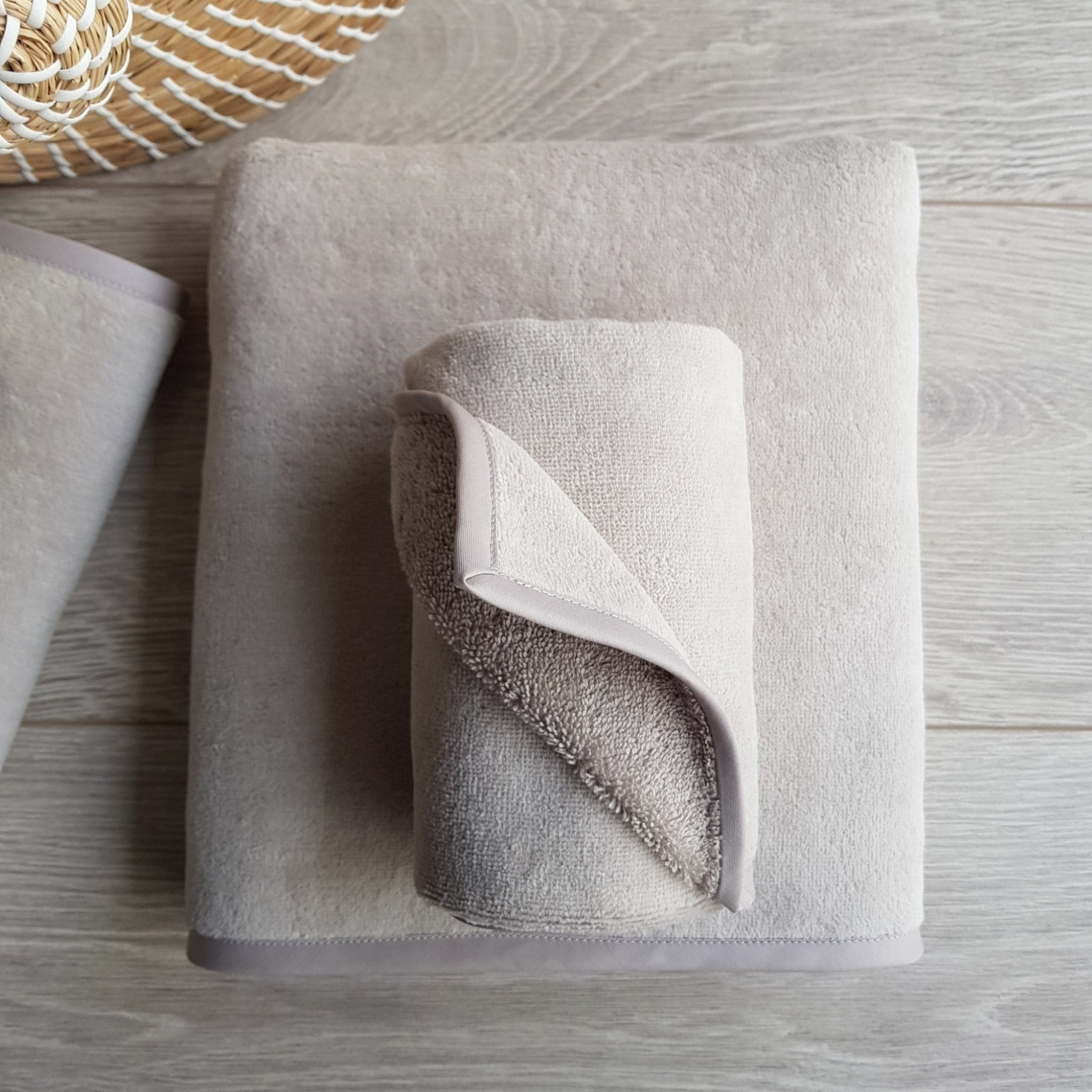 Cotton Velour Bath Towels: Luxury Italian Woven Egyptian Cotton