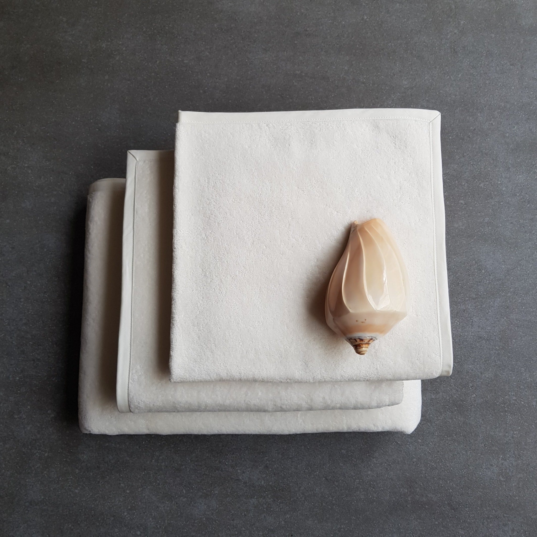 Cotton Velour Bath Towels: Luxury Italian Woven Egyptian Cotton